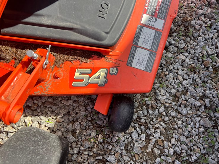 2022-kubota-z422-54-zero-turn-mower-image-8