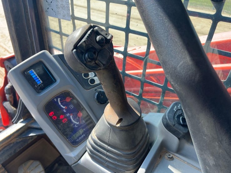 2019-kubota-svl95-2s-image-27