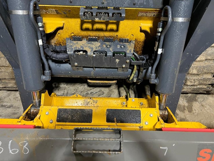 2023-deere-333g-image-10