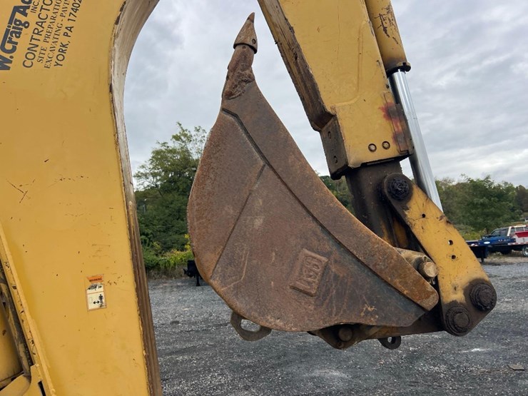 2001-caterpillar-420d-image-19