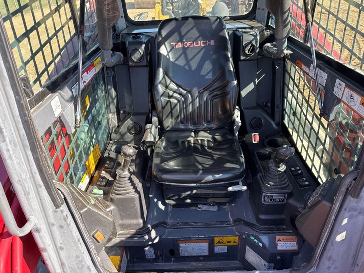 2022-takeuchi-tl12r2-image-25