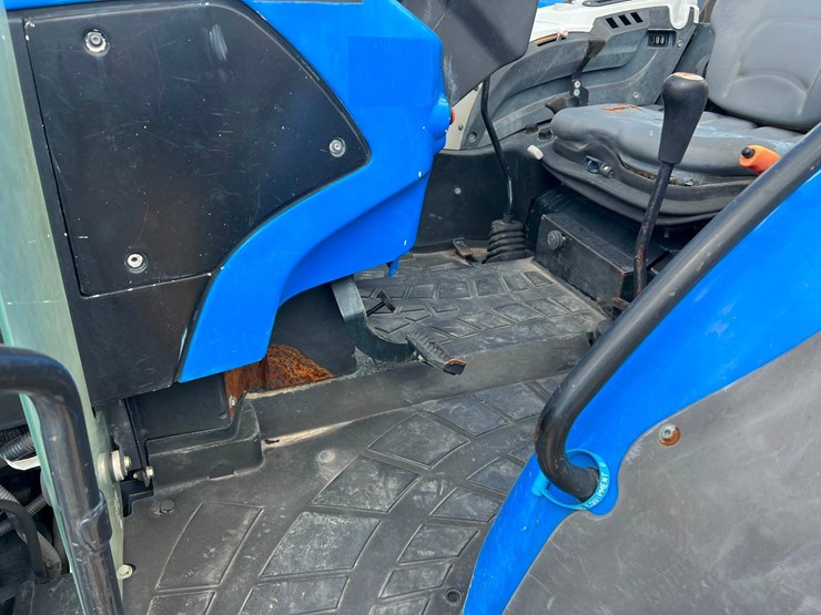 2020-new-holland-workmaster-105-image-30