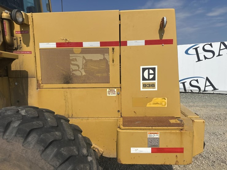 caterpillar-936-image-11