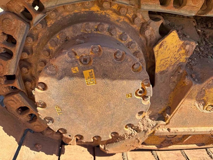 komatsu-d51pxi-24-image-16