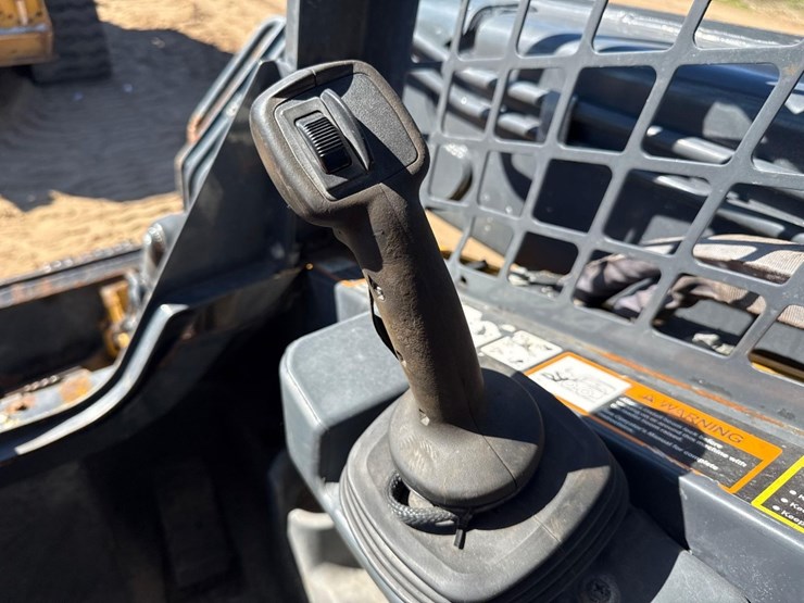 2023-deere-325g-image-28