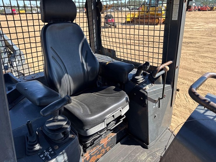 2006-deere-650j-xlt-image-26