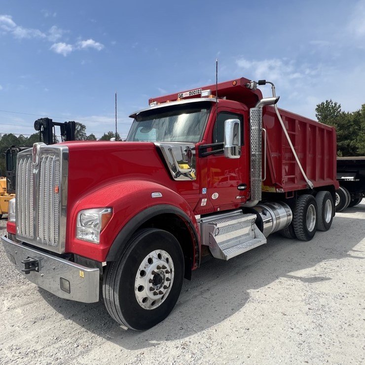 2022 KENWORTH W990