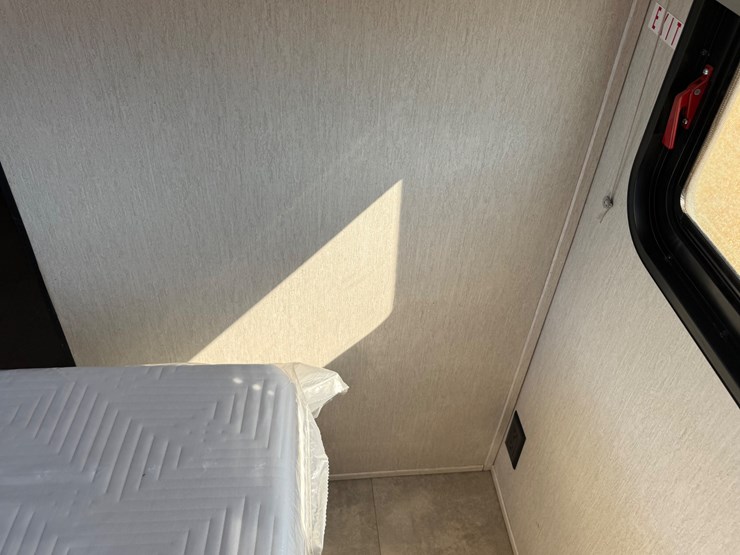 #6895-•-2024-forrest-river-timberwolf-mini-loft-camper-image-52