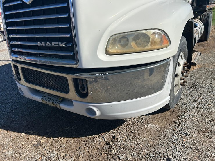 2011-mack-tender-truck-w/adams-rear-discharge-bed-auger-image-98