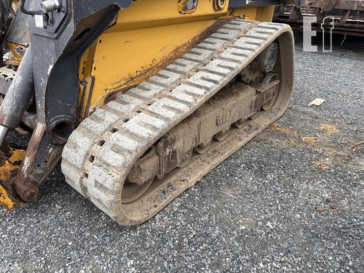 2017-deere-333g-image-4