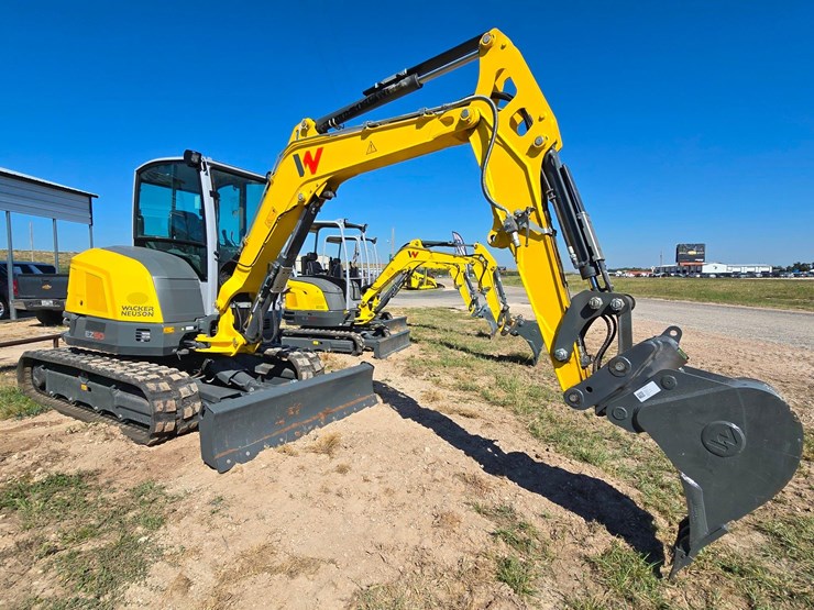 2025-wacker-neuson-ez50-zero-tail-excavator-extremely-low-hours-image-1