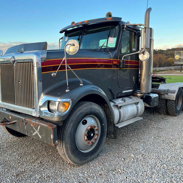 2005 INTERNATIONAL 9900i