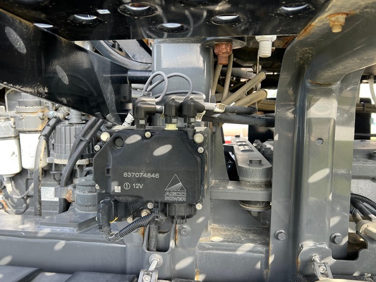 2019-terragator-7300-spinner-truck-image-80