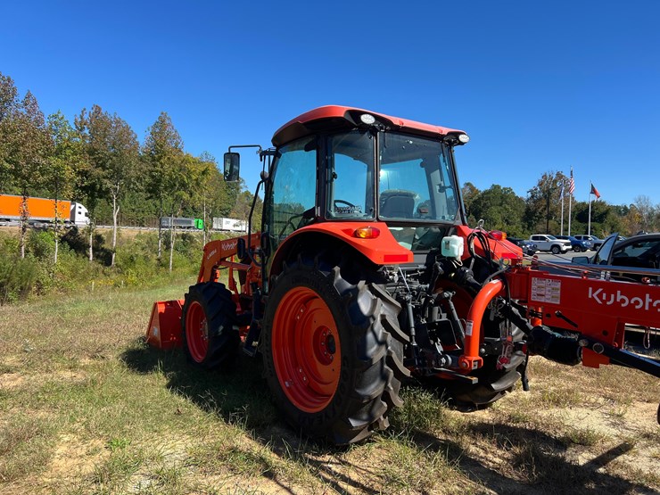 2023-kubota-m4-061-deluxe-mfwd-utility-tractor-with-la1154-front-loader-image-3