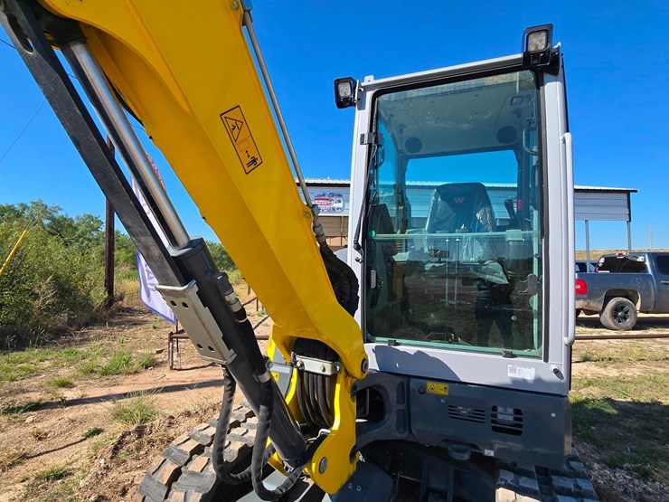 2025-wacker-neuson-ez50-zero-tail-excavator-extremely-low-hours-image-22