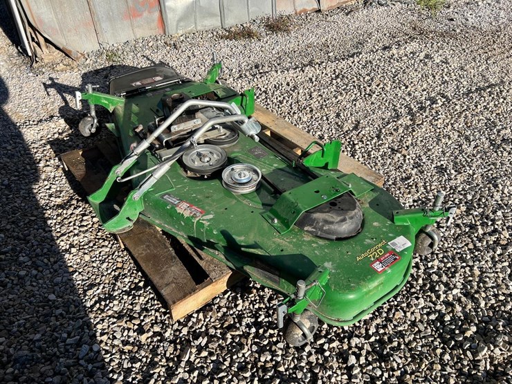 2020-john-deere-3046r-image-43