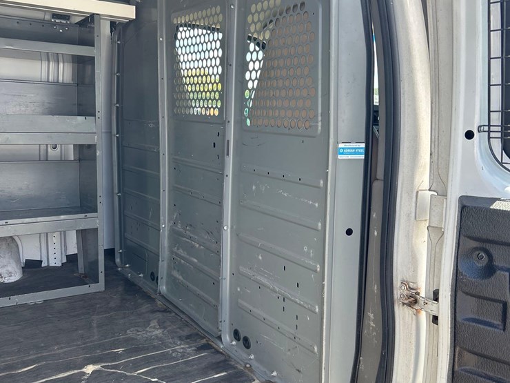 2010-chevy-express-van-image-11