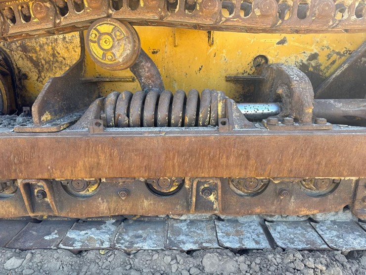 2006-deere-650j-xlt-image-17