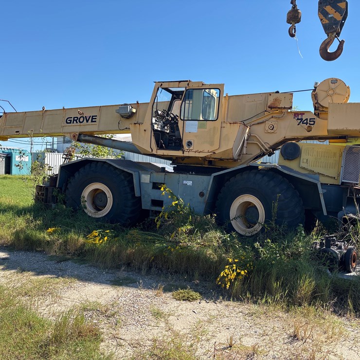 GROVE RT745