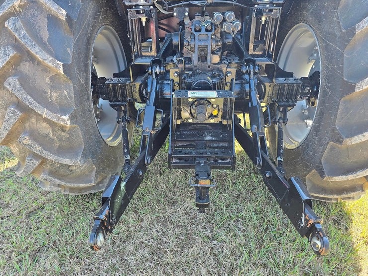 2025-mahindra-6075-image-25