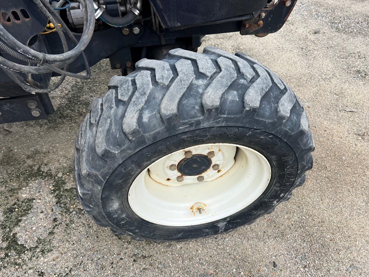 2012-new-holland-boomer-3045-image-21