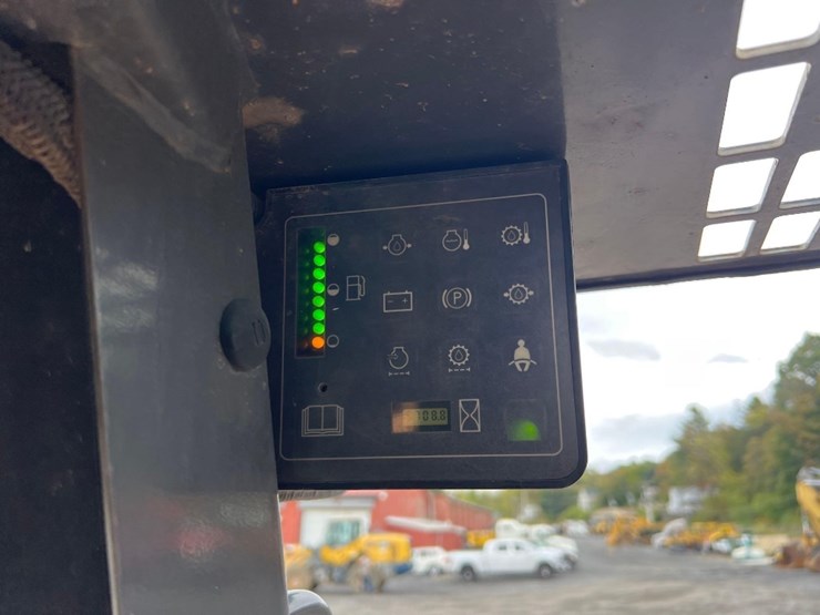 2004-case-40xt-image-26