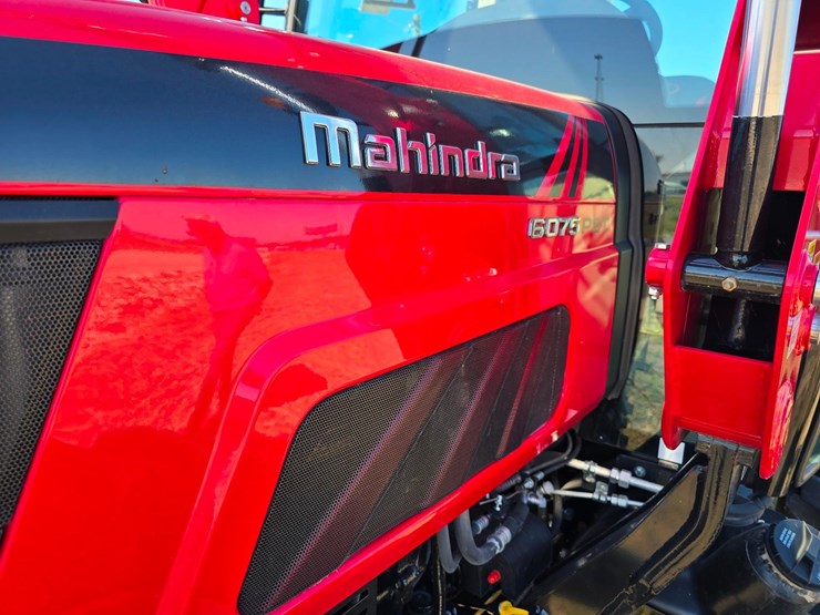 2025-mahindra-6075-image-43