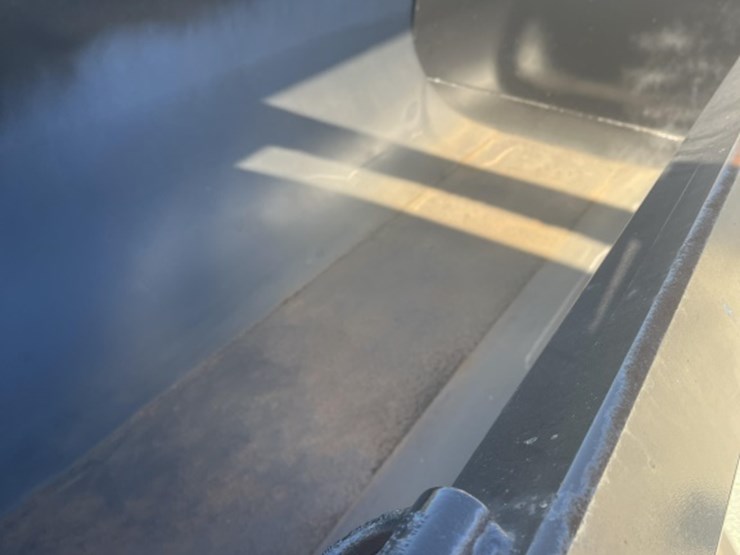 #4709-•-2025-peterbilt-589-tri-axle-dump-truck-image-13