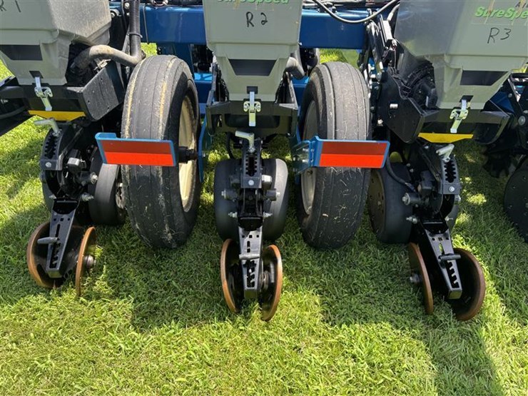 2020-kinze-3505-image-17