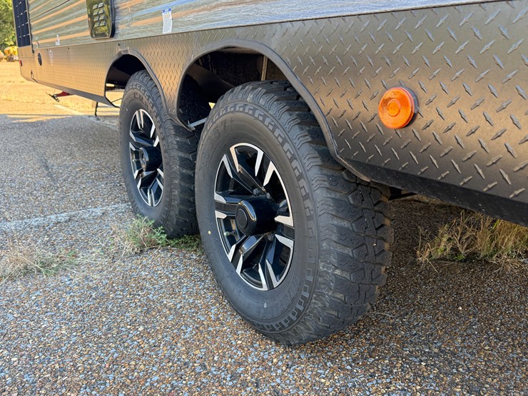 #6895-•-2024-forrest-river-timberwolf-mini-loft-camper-image-78