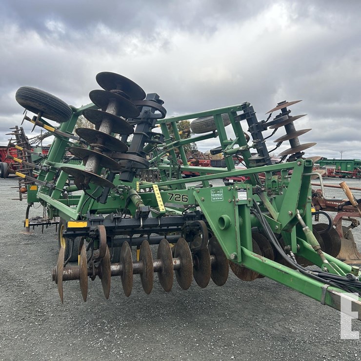 JOHN DEERE 726