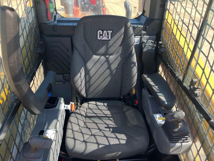 2024-caterpillar-255-skid-steer-image-25