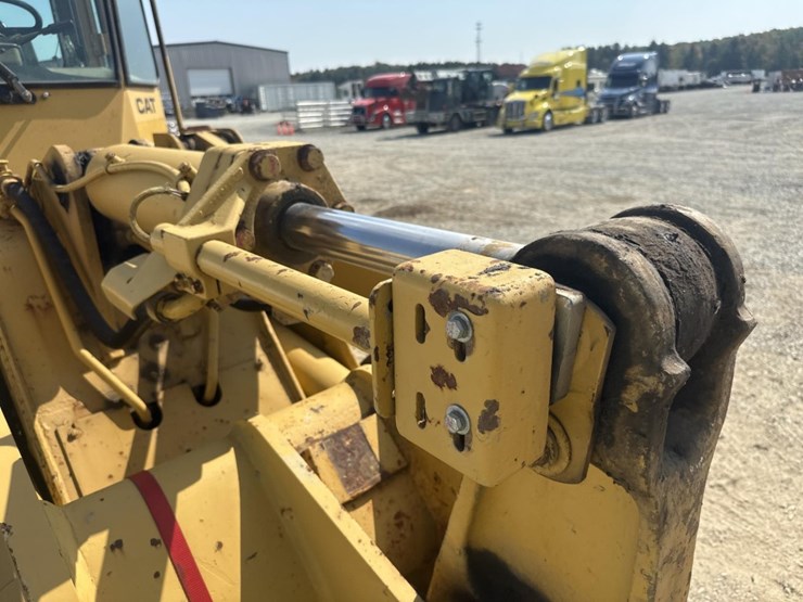 caterpillar-936-image-18