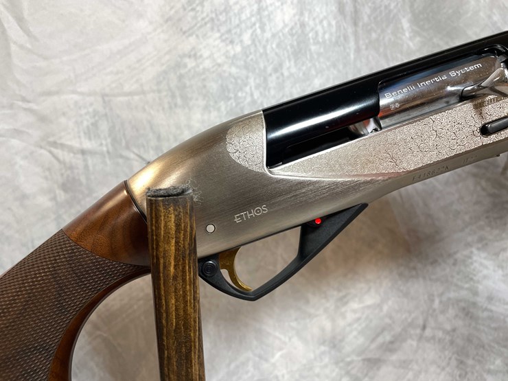 #2000-•-benelli-ethos-12-ga.-semi-auto-shotgun,-sn:-f418622k-image-25