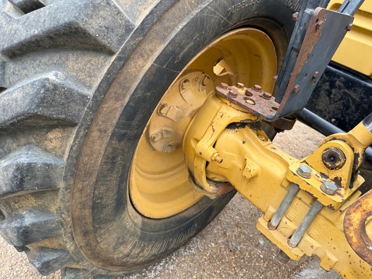 caterpillar-th63-image-17