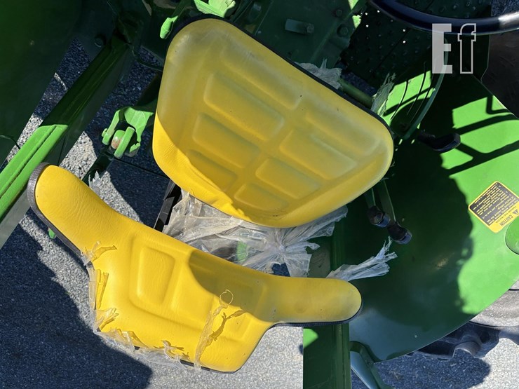 john-deere-2240-image-17