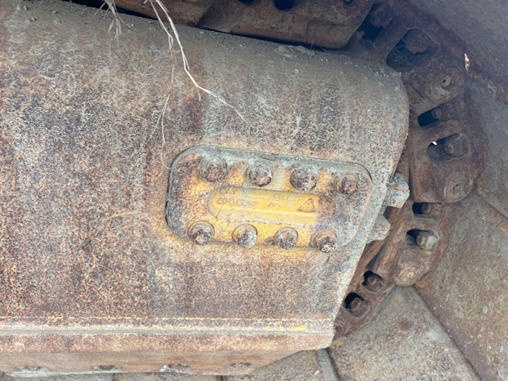 2015-caterpillar-d7e-lgp-image-21