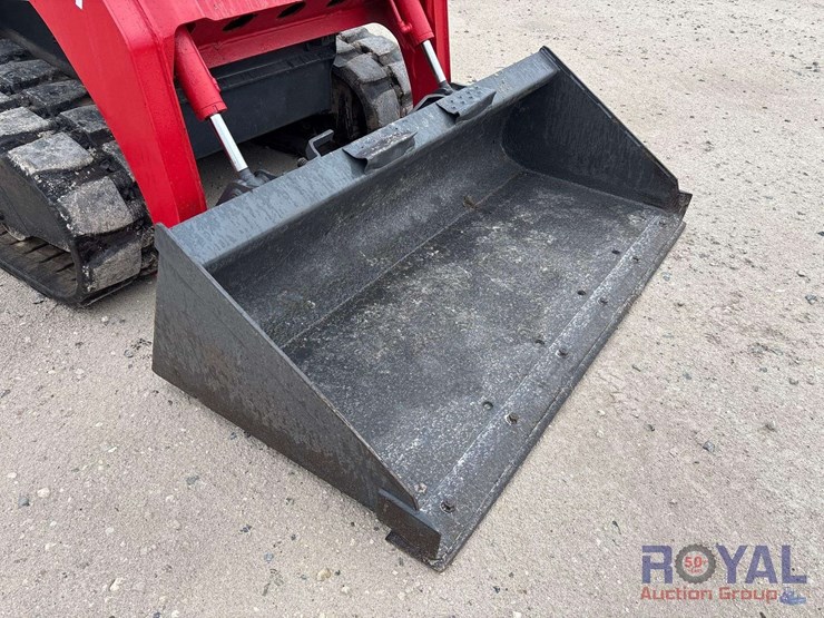 2016-takeuchi-tl8r2-image-8