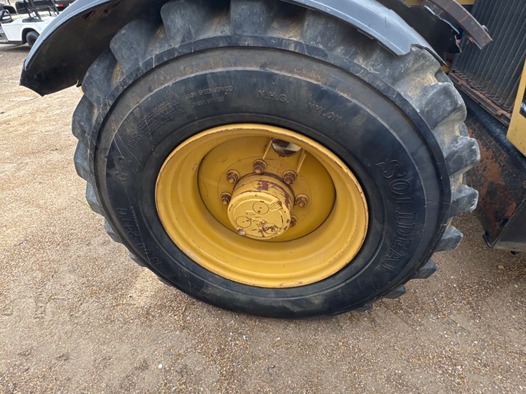 caterpillar-th63-image-7