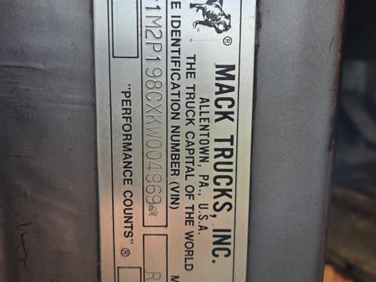 1989-mack-rd690s-image-92