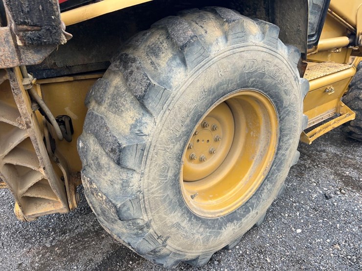 2001-caterpillar-420d-image-28