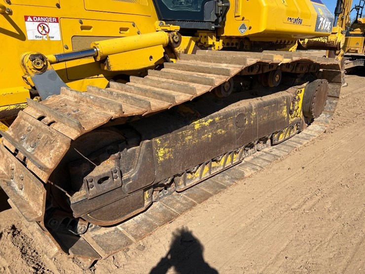 2021-komatsu-d71px-24-image-9