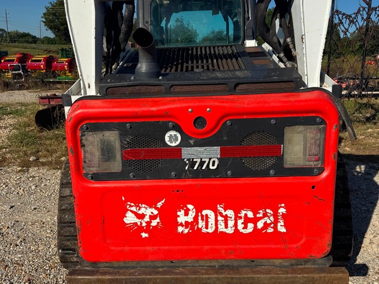 2017-bobcat-t770-image-8