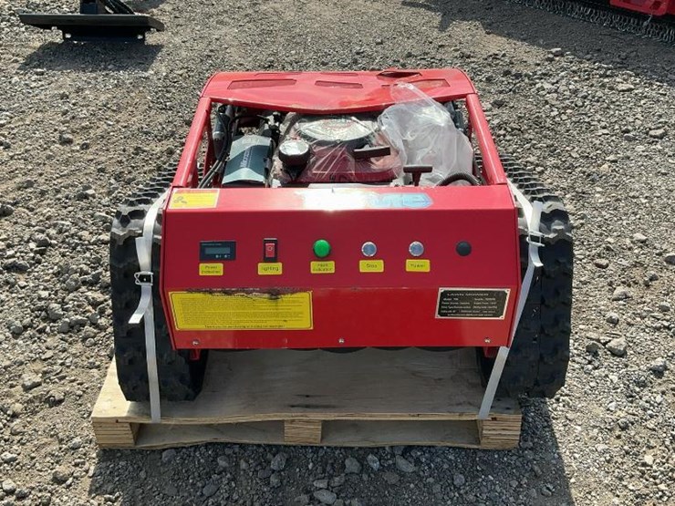 #1275-•-unused-future-ft750-lawn-mower-image-6