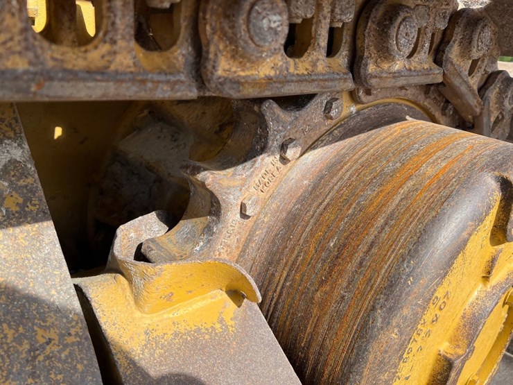 2003-caterpillar-d3g-xl-image-10