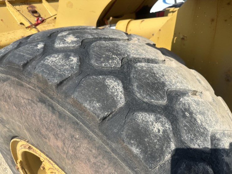 caterpillar-936-image-45