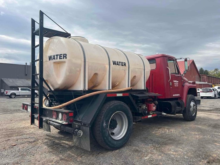 1983-international-s-series-water-truck-image-4