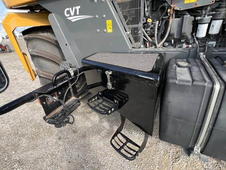 2019-terragator-7300-spinner-truck-image-9