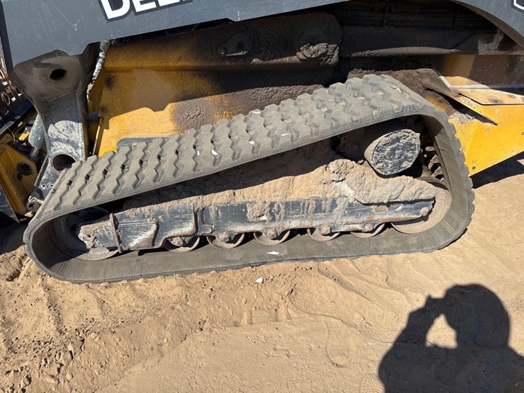 2020-deere-333g-image-9