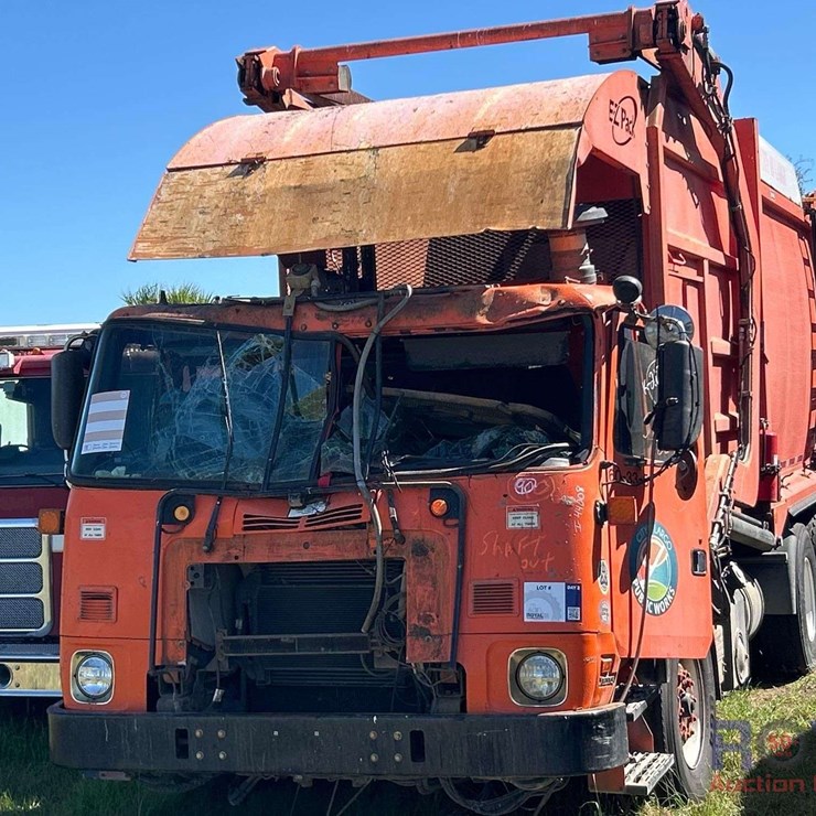 2020 AUTOCAR XPEDITOR